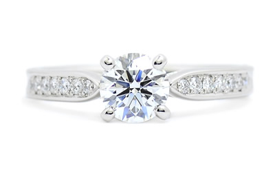 サイドダイヤモンド 婚約指輪
